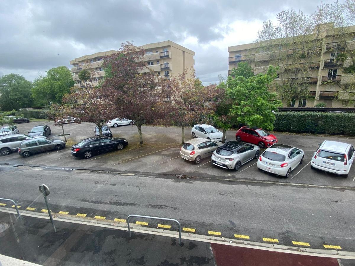 Superbe Appartement Au Calme Avec Parking Gratuit. Merignac  Bagian luar foto